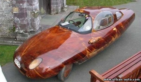 Самодельный трехколесный деревянный автомобиль